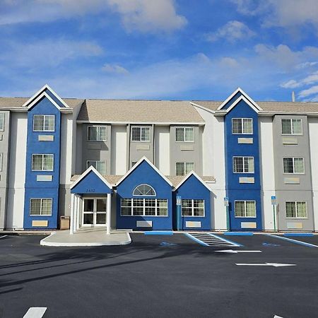Microtel Inn & Suites By Wyndham Bushnell Ngoại thất bức ảnh