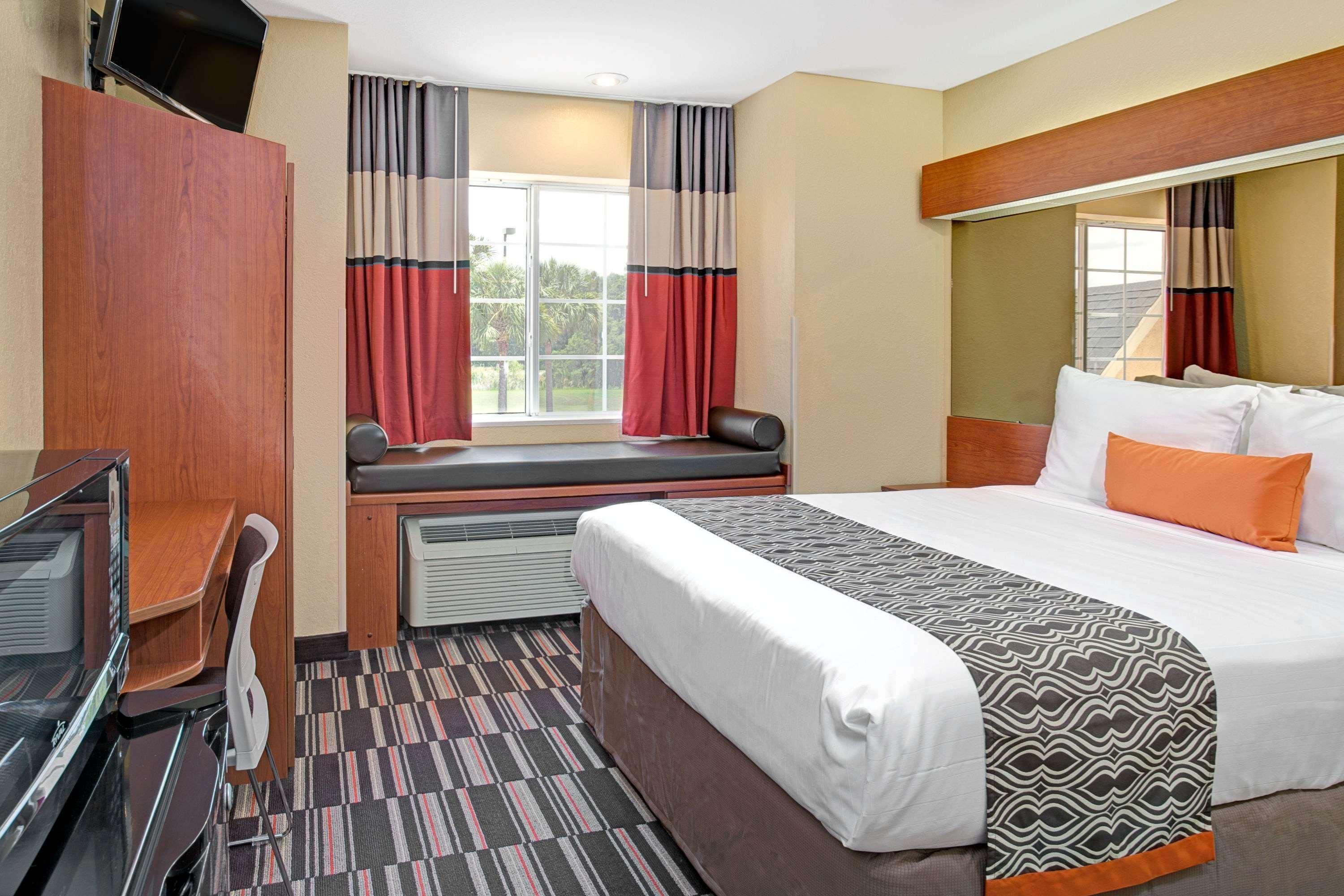 Microtel Inn & Suites By Wyndham Bushnell Ngoại thất bức ảnh