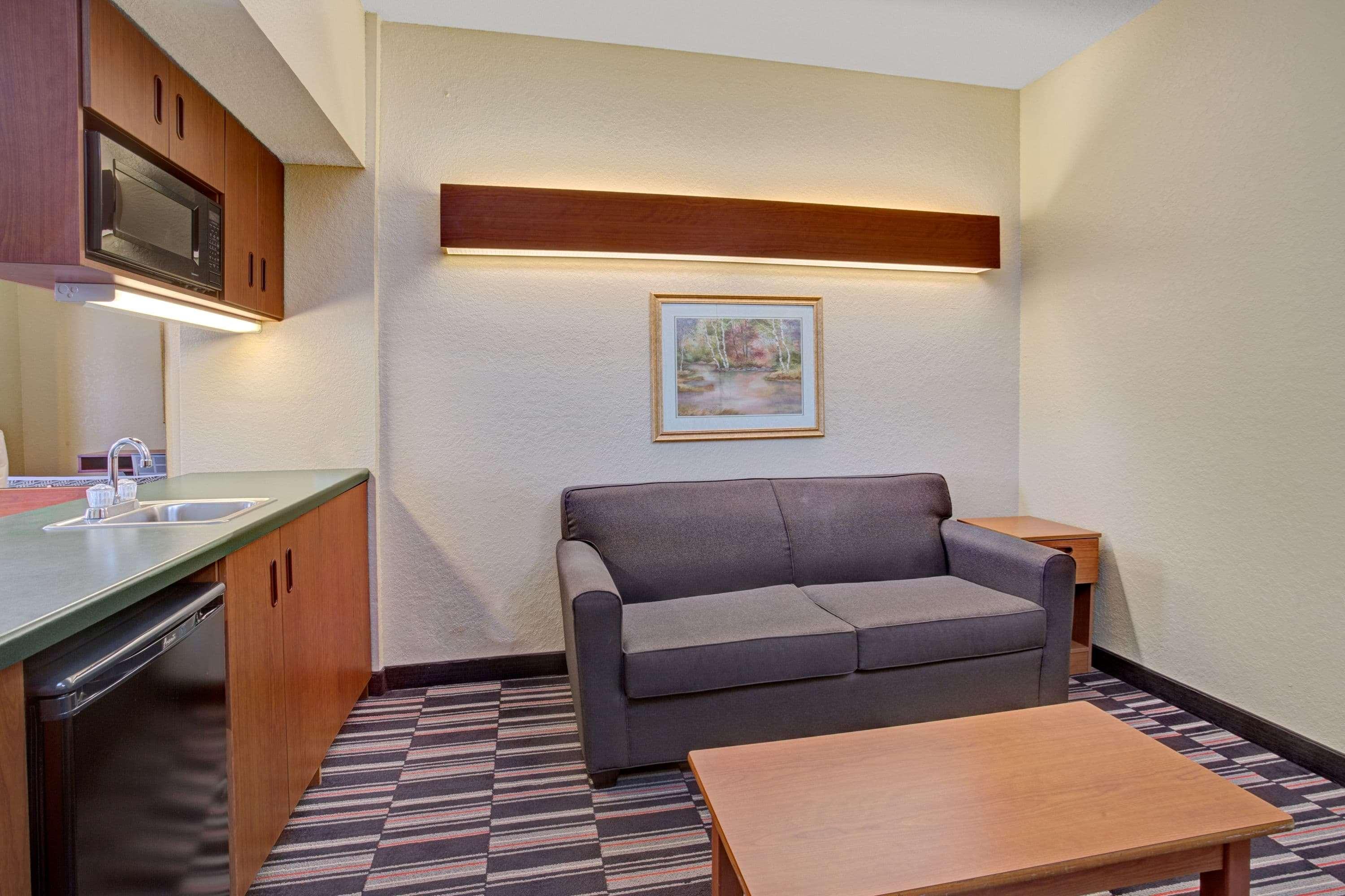 Microtel Inn & Suites By Wyndham Bushnell Ngoại thất bức ảnh
