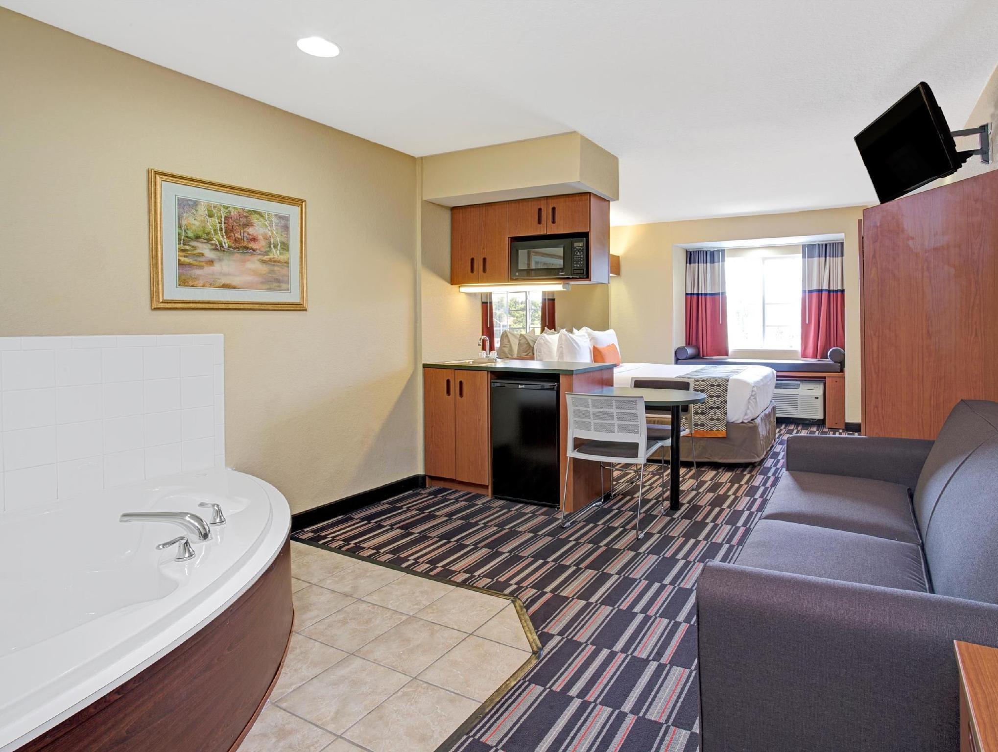 Microtel Inn & Suites By Wyndham Bushnell Ngoại thất bức ảnh
